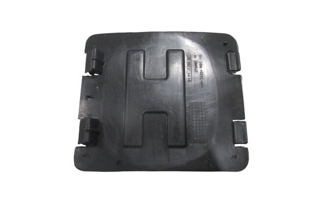 BMW 1 SERI- F20- 12/15; ÖN ÇAMURLUK DAVLUMBAZI KAPAGI SAG/SOL AYNI (ADET) (LCI)