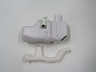 NISSAN SKYSTAR- PICK UP- ND22- 03/12; ÖN CAM SU BIDONU/DEPOSU MOTORLU 12 VOLT (BORUSU ILE) (CASP)