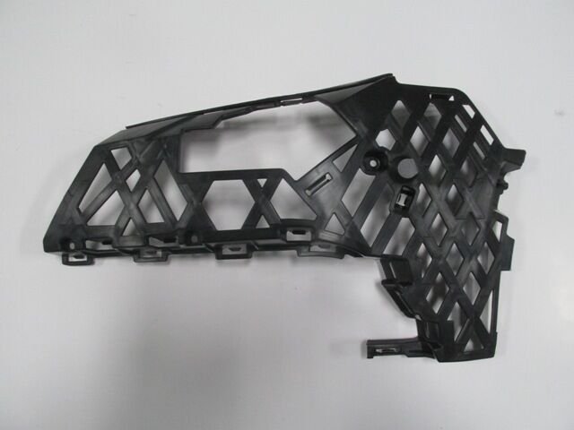 VOLKSWAGEN PASSAT- B8- 19/22; ÖN TAMPON BAGLANTI BRAKETI SOL PLASTIK (TW)