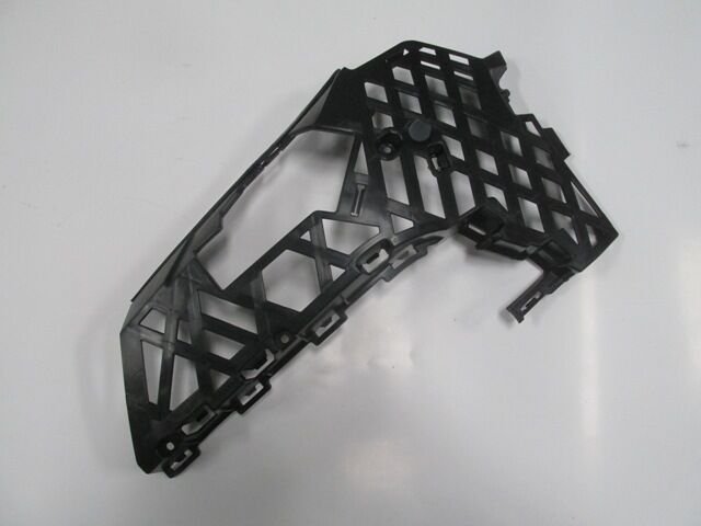 VOLKSWAGEN PASSAT- B8- 19/22; ÖN TAMPON BAGLANTI BRAKETI SOL PLASTIK (TW)