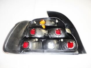 BMW 5 SERI- E39- 96/00; STOP LAMBASI SAG KIRMIZI/SARI (DUYSUZ) (FAMELLA)