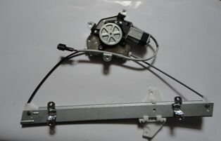 HYUNDAI ATOS- 98/01; ÖN CAM KRIKOSU SOL ELEKTRIKLI/MOTORLU 2FISLI