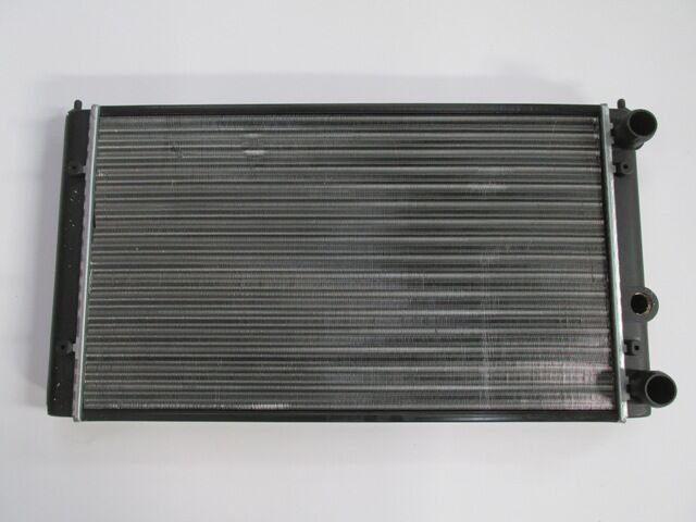 VOLKSWAGEN GOLF- 3- 92/98; SU RADYATÖRÜ (TEK FANLI TIP) (525X300) (KLIMASIZ)